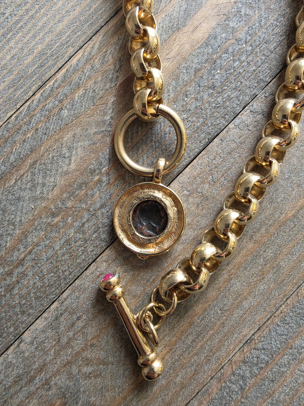 Collar Necklace Gold Tone W/carved Cameo Pendant - Picture 5 of 8
